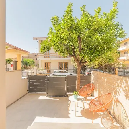 Apartment Leopardi Design With 2 Bathrooms