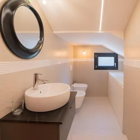 Leopardi Design With 2 Bathrooms Apartament *