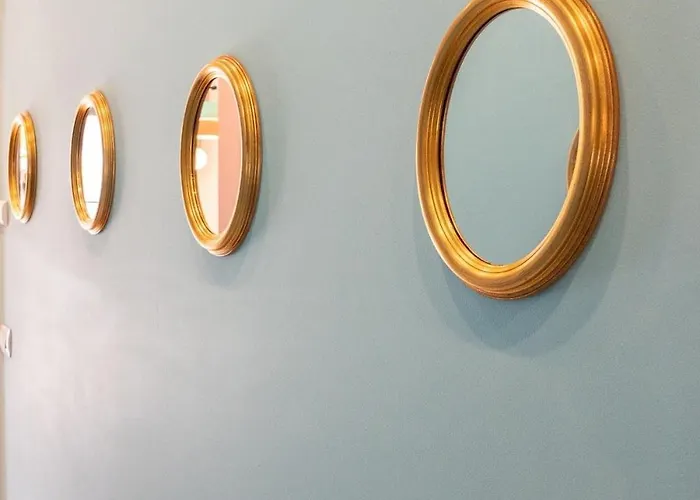 Leopardi Design With 2 Bathrooms