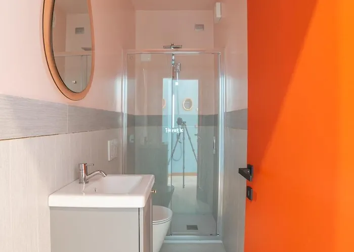 Leopardi Design With 2 Bathrooms *